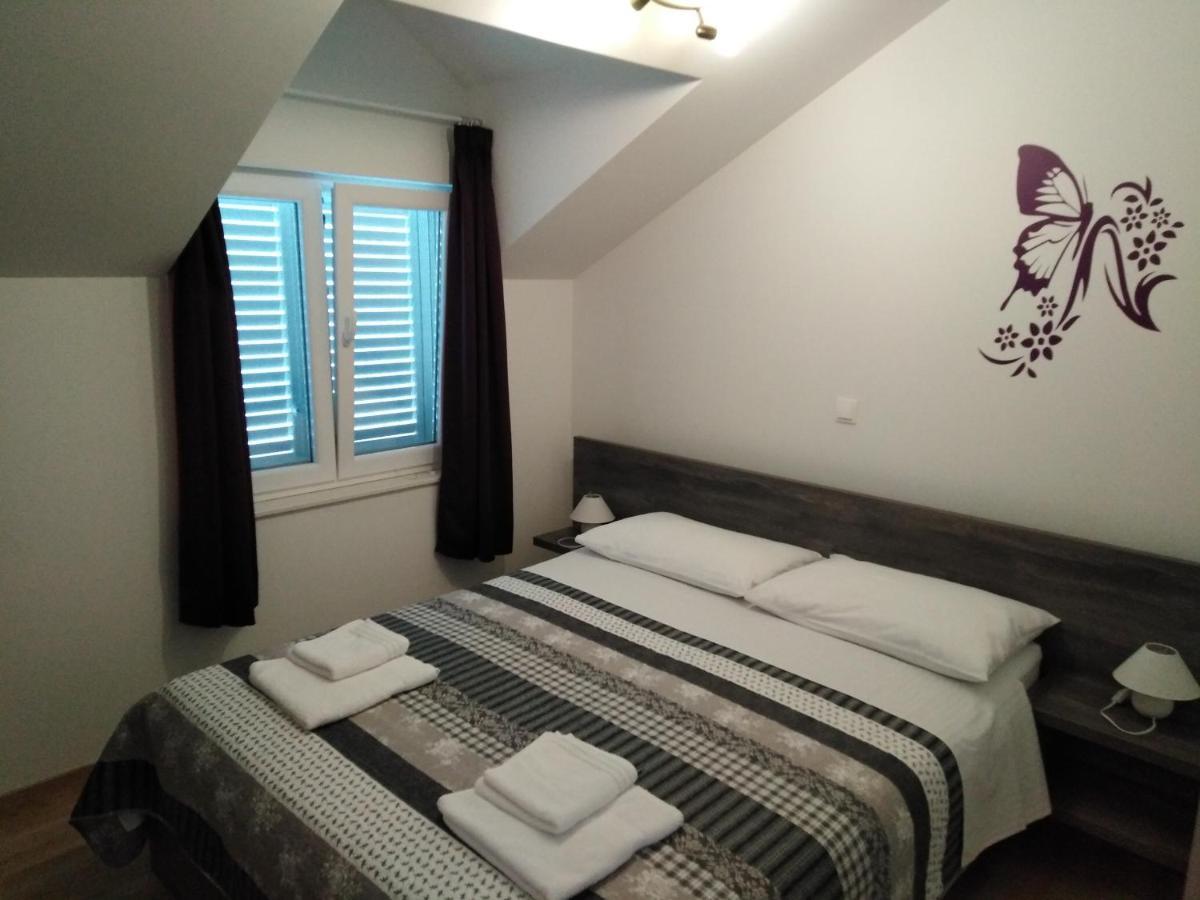 Solmaris Apartments Sukošan Esterno foto